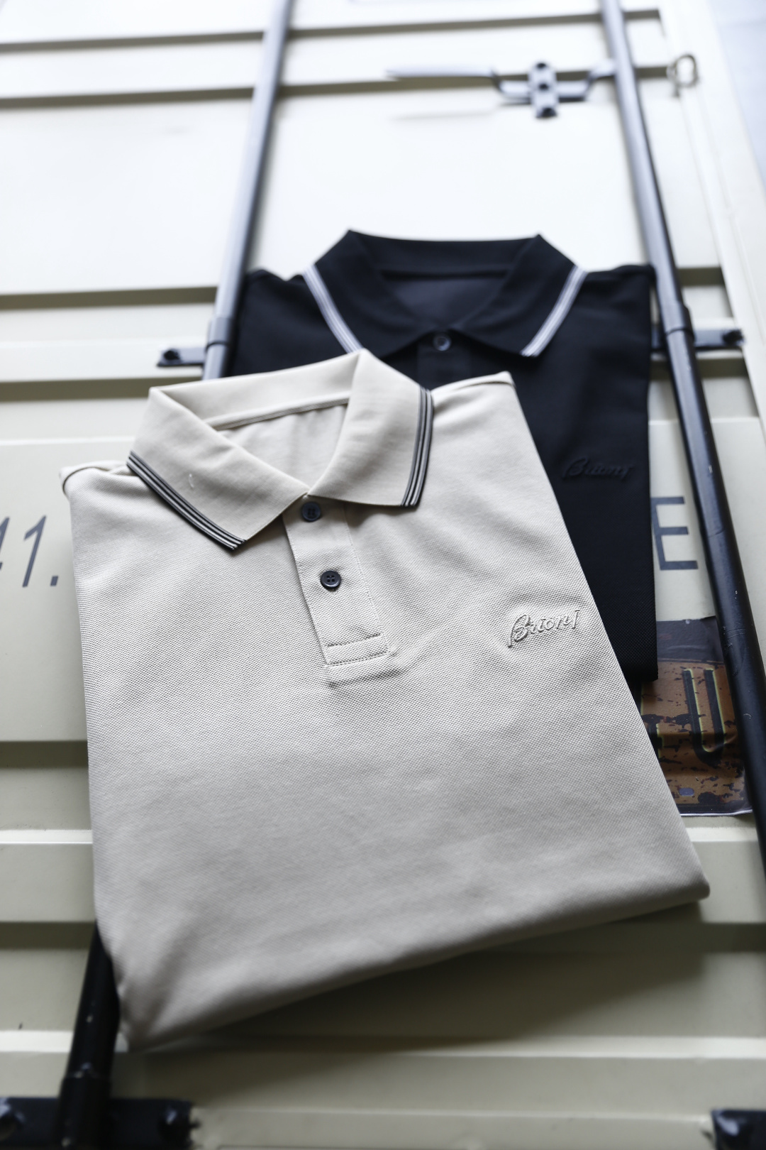 🔥布里奥尼.2026春夏新品🆕经典时尚翻领Polo短袖👍🏻时尚单品设计，更加时尚舒适，高标准定制，上身非