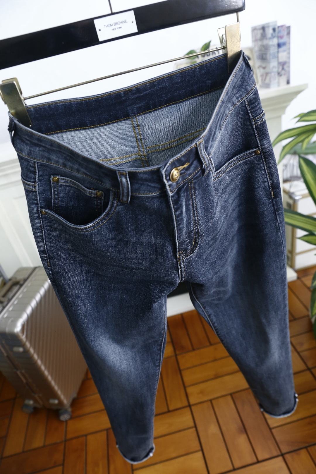 🔥古驰/Gu*ci.2026春季新款🆕时尚男士原单高端蓝色牛仔裤！奢华经典品牌LOGO配饰 身穿着非常舒