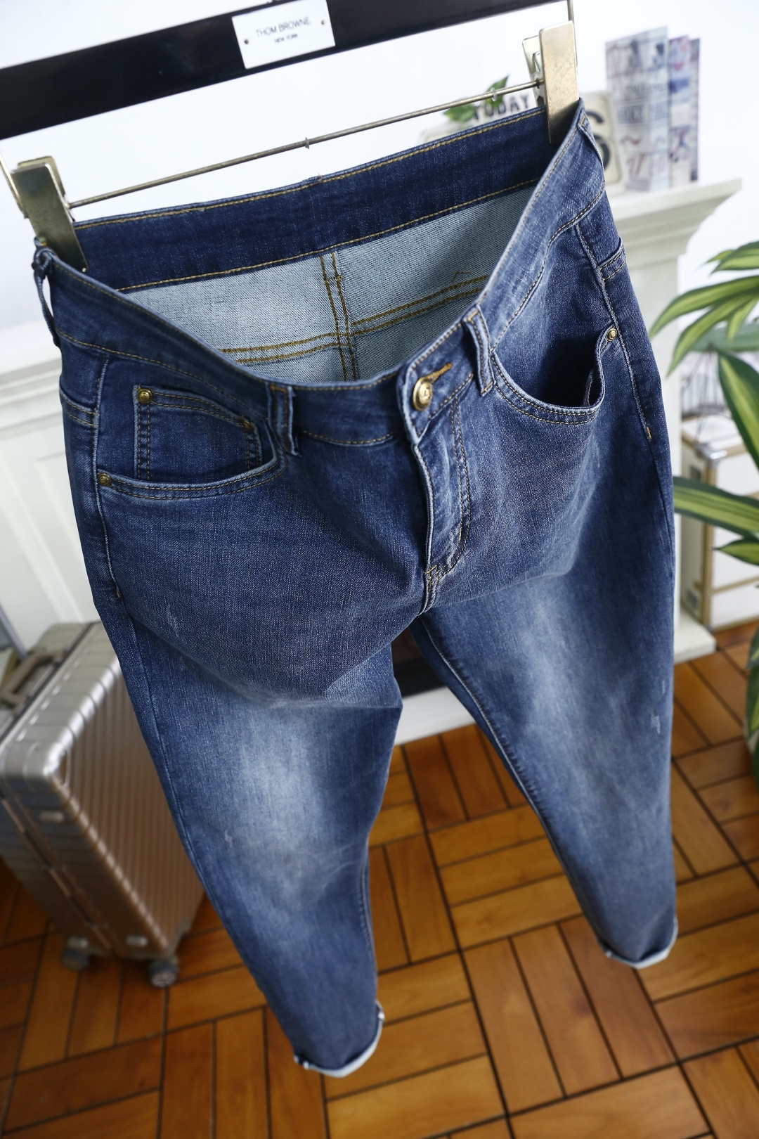 🔥蒙口.2026春季新款🆕时尚男士原单高端蓝色牛仔裤！奢华经典品牌LOGO配饰 身穿着非常舒适 低调不失