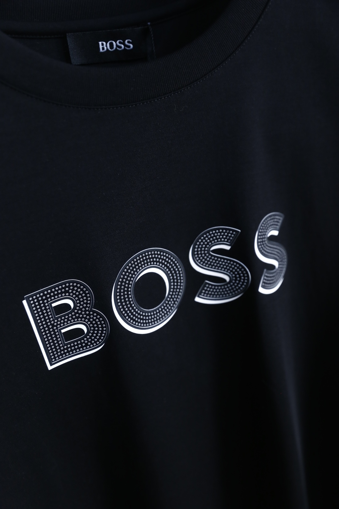 🔥BOSS.2026夏季新款！时尚百搭男士短袖上市🍃经典圆领设计！重磅级尤物单品，新形态雅痞风格👍🏻高街