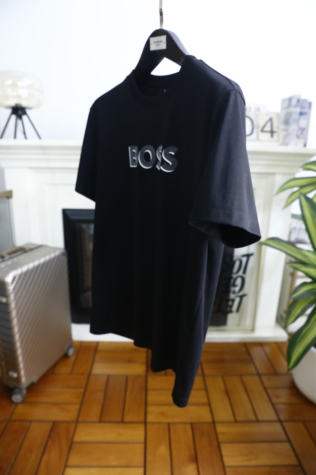 🔥BOSS.2026夏季新款！时尚百搭男士短袖上市🍃经典圆领设计！重磅级尤物单品，新形态雅痞风格👍🏻高街