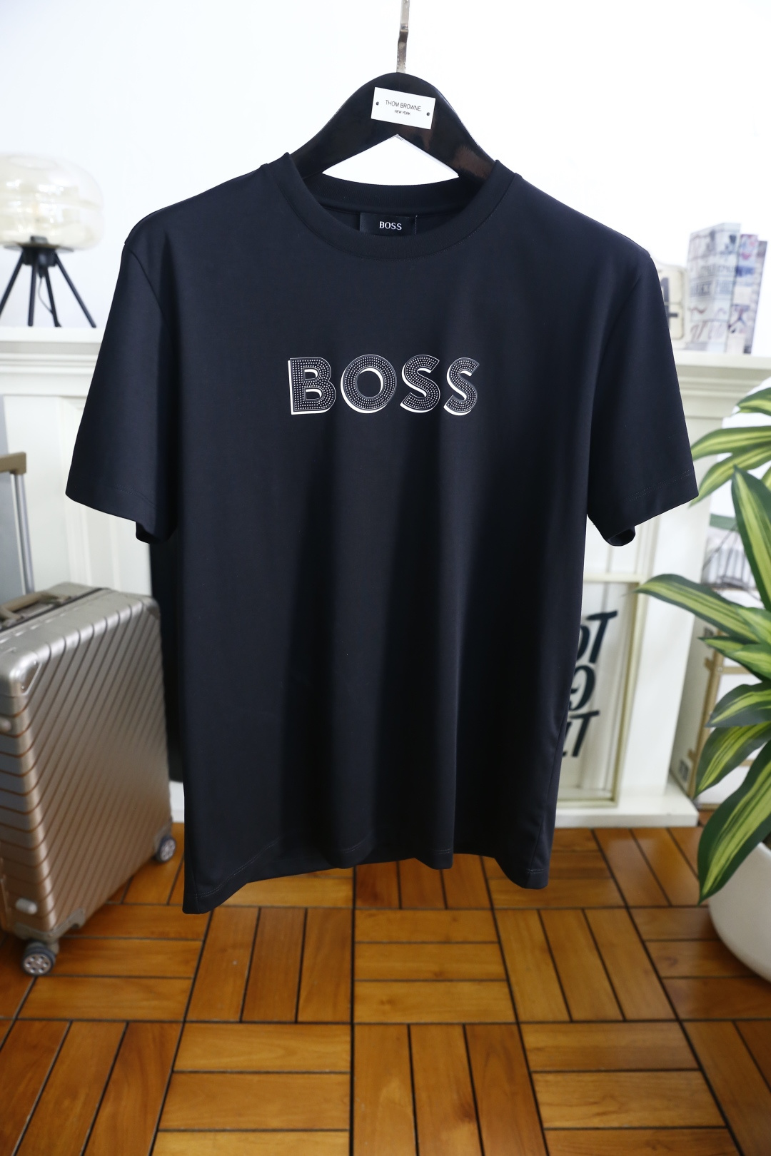 🔥BOSS.2026夏季新款！时尚百搭男士短袖上市🍃经典圆领设计！重磅级尤物单品，新形态雅痞风格👍🏻高街