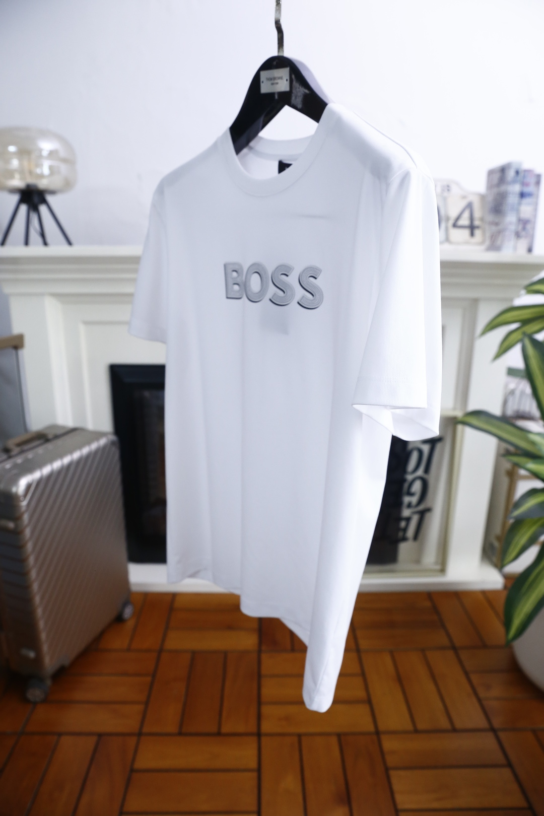 🔥BOSS.2026夏季新款！时尚百搭男士短袖上市🍃经典圆领设计！重磅级尤物单品，新形态雅痞风格👍🏻高街