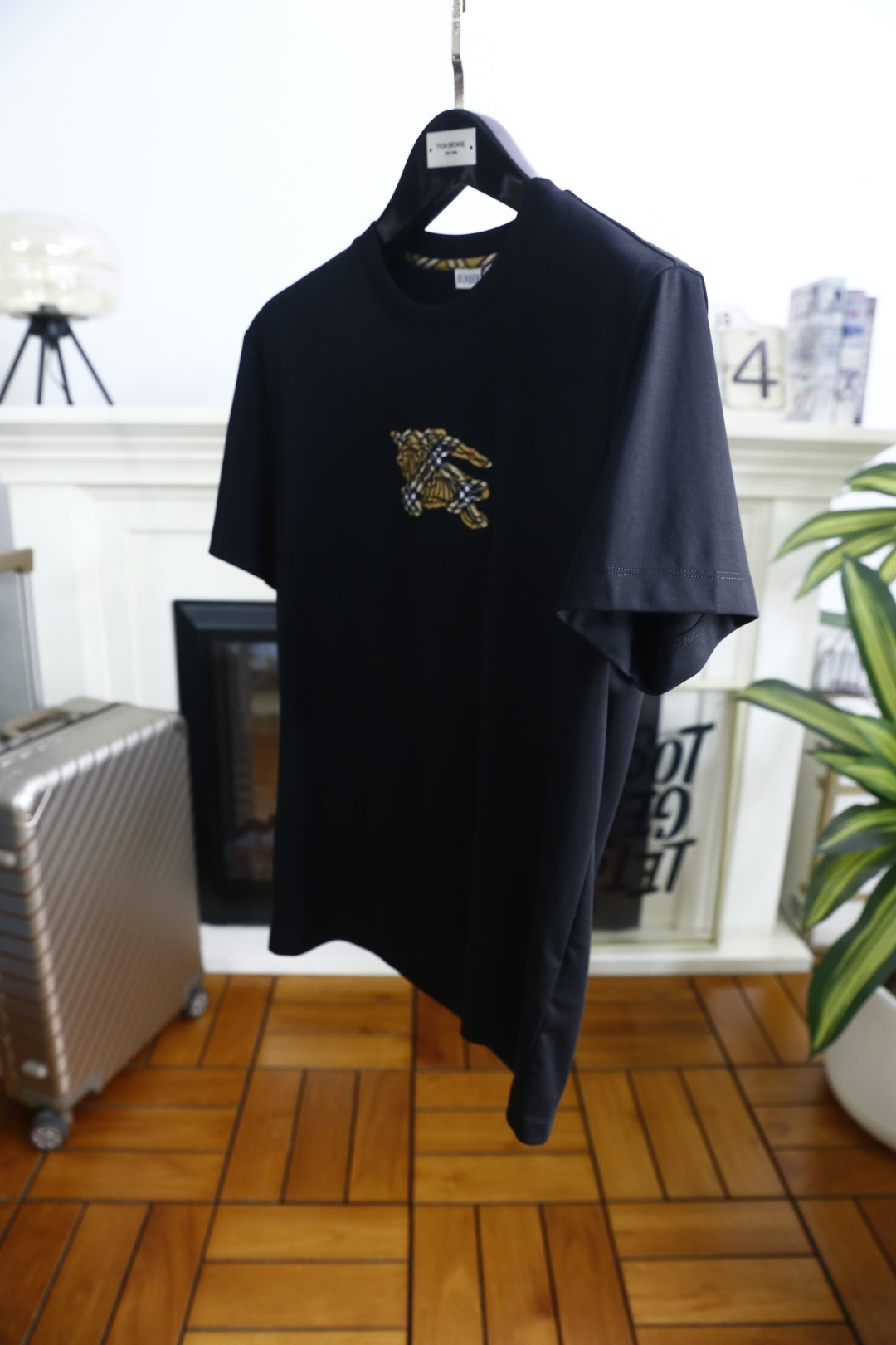 🔥巴宝丽/Burbe*ry.2026春夏新品男士短袖上市🍃经典圆领设计！重磅级尤物单品，新形态雅痞风格👍