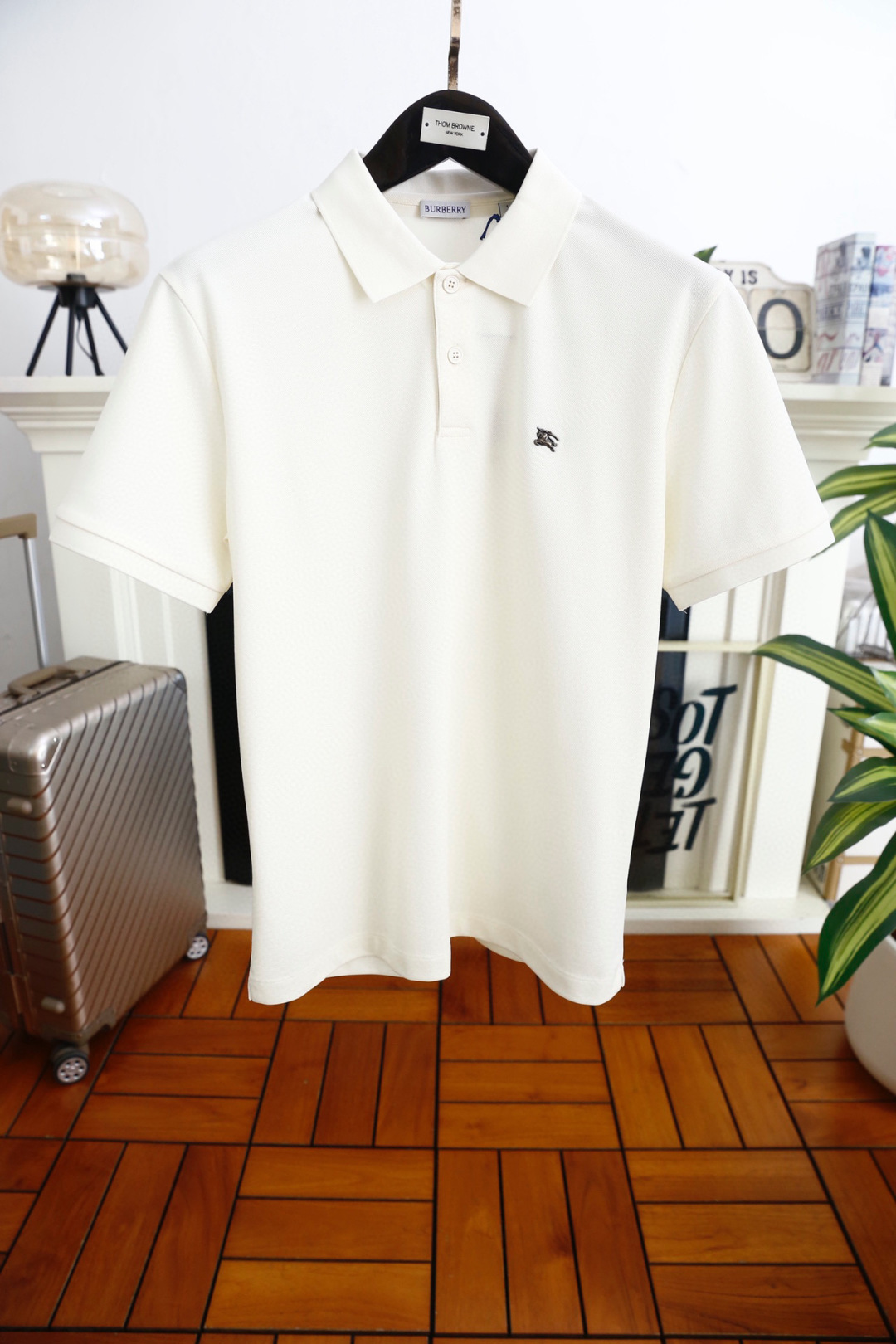 🔥巴宝莉.春夏新品男士短袖上市🍃经典翻领POLO衫！重磅级尤物单品，新形态雅痞风格👍🏻高街混搭腔调有味，