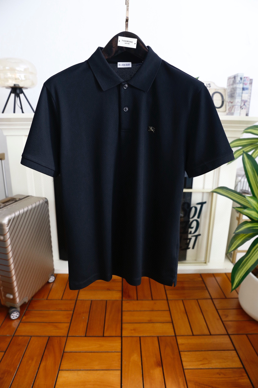 🔥巴宝莉.春夏新品男士短袖上市🍃经典翻领POLO衫！重磅级尤物单品，新形态雅痞风格👍🏻高街混搭腔调有味，