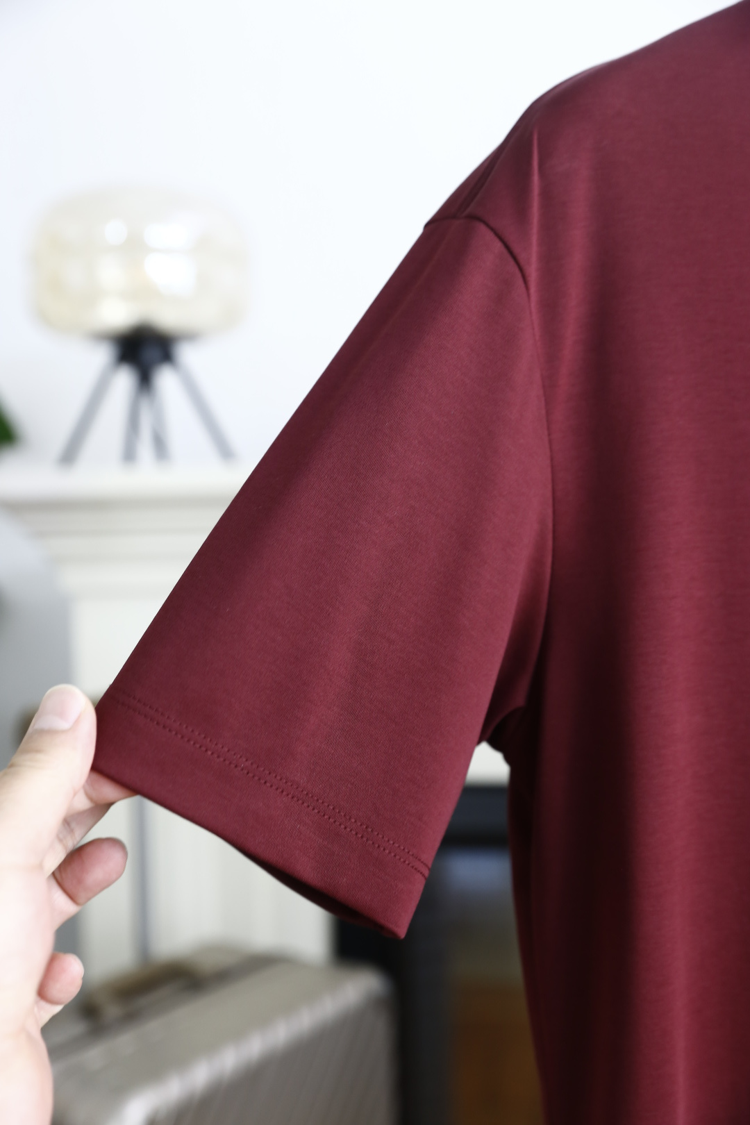 🔥LV.2026春夏新品男士短袖T恤采用经典圆领设计，领口线条流畅贴合颈部，版型宽松舒适，兼具休闲感与利