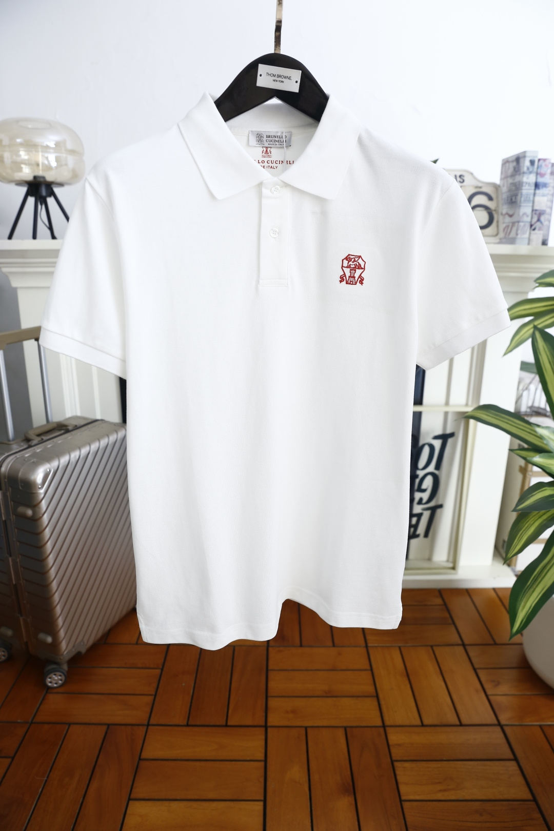 🔥BC.2026春夏新品男士短袖Polo衫采用经典平翻领设计，门襟以纽扣开合，线条简洁利落，塑造出干练利