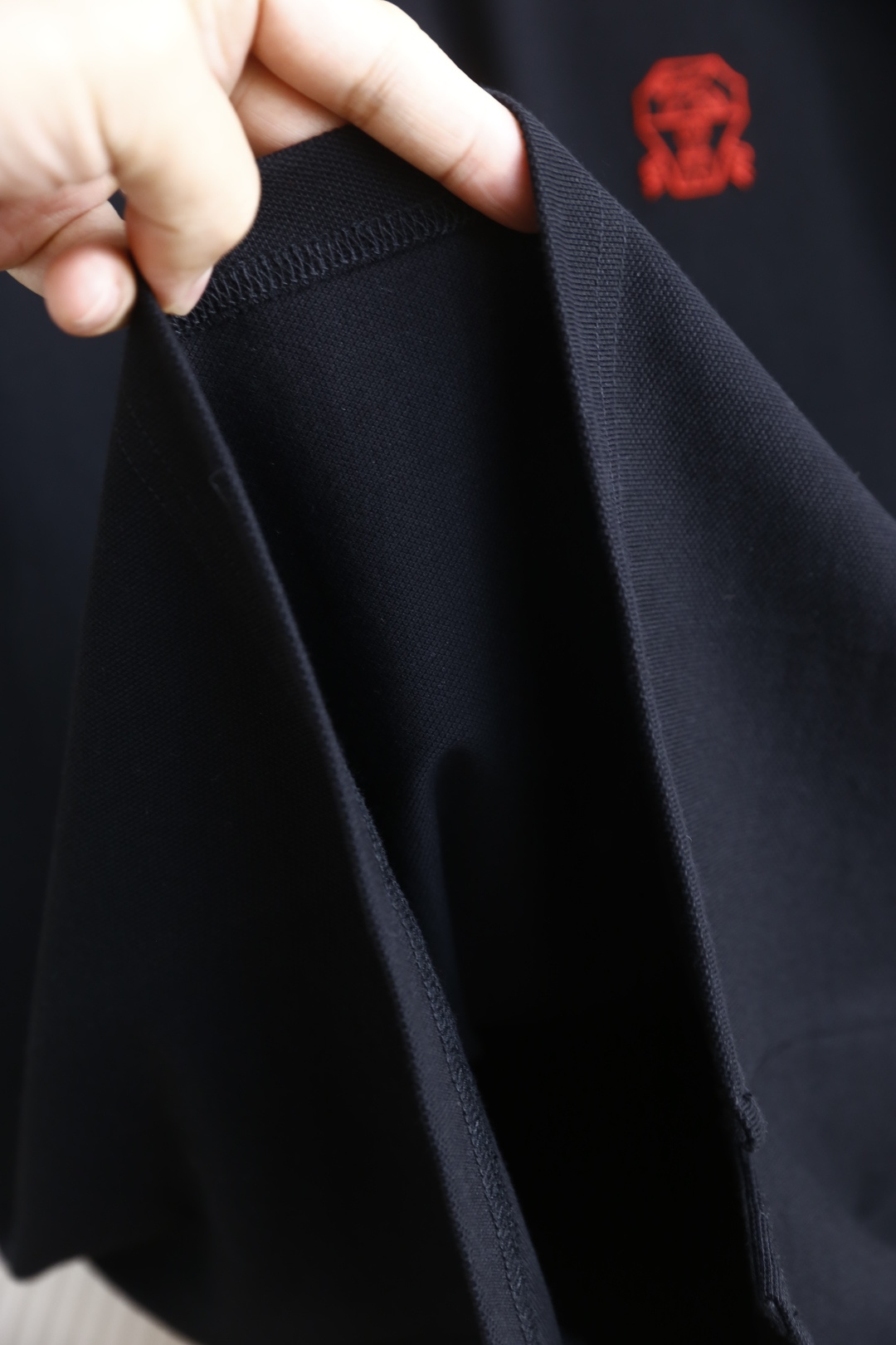 🔥BC.2026春夏新品男士短袖Polo衫采用经典平翻领设计，门襟以纽扣开合，线条简洁利落，塑造出干练利