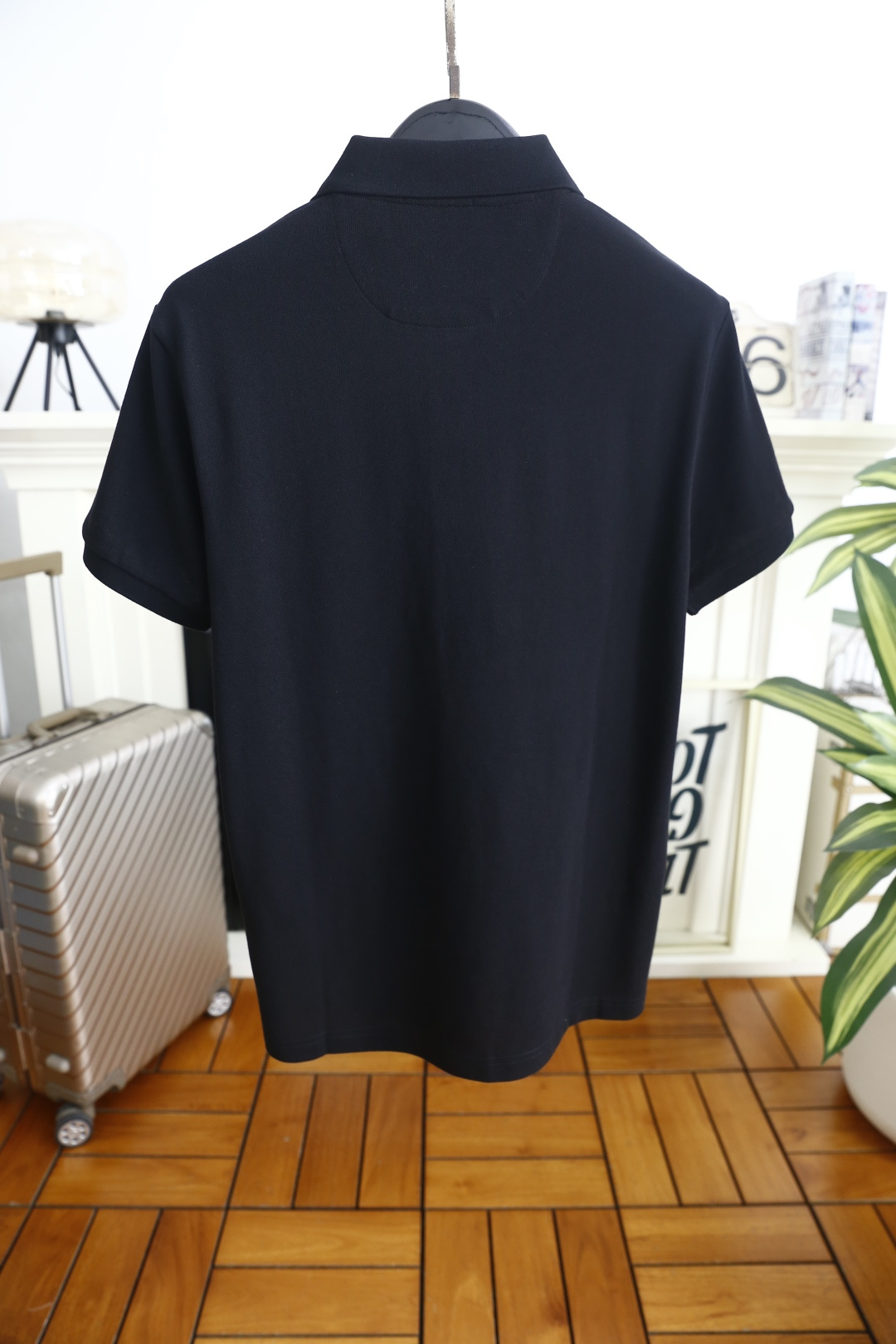 🔥BC.2026春夏新品男士短袖Polo衫采用经典平翻领设计，门襟以纽扣开合，线条简洁利落，塑造出干练利