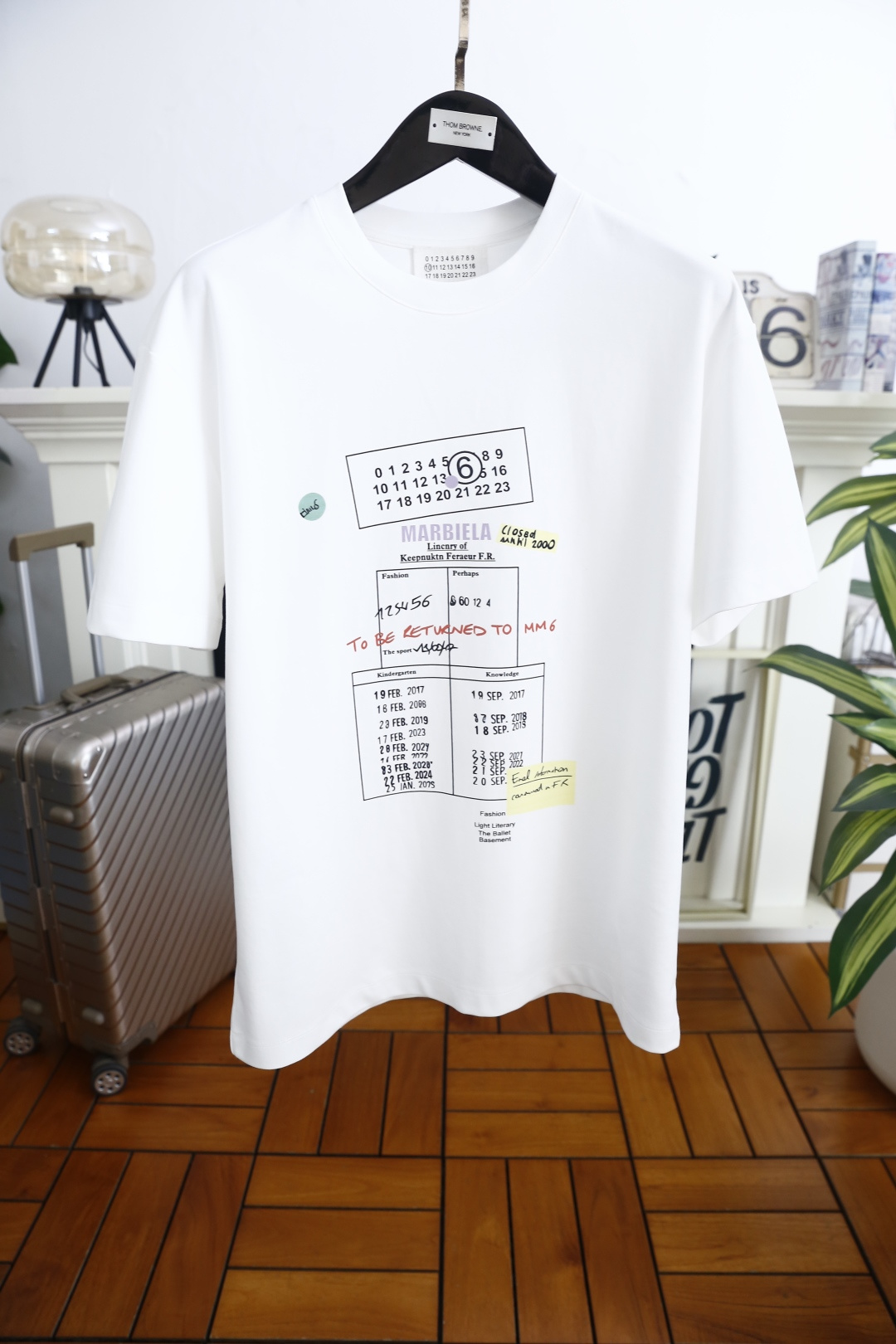 🔥马丁马吉拉.2026春夏新品男士经典圆领剪裁简约大气，恰到好处的宽松度包容身形，日常穿着无束缚感。衣身