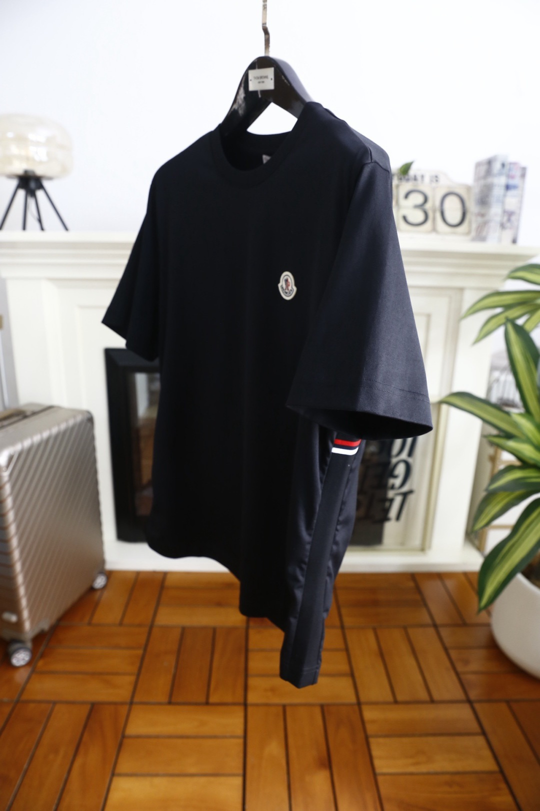 🔥蒙口.2026春季新品🆕时尚男士百搭圆领短袖T恤，采用质感顺滑的亲肤面料制作，圆领设计兼具弹性与耐用性