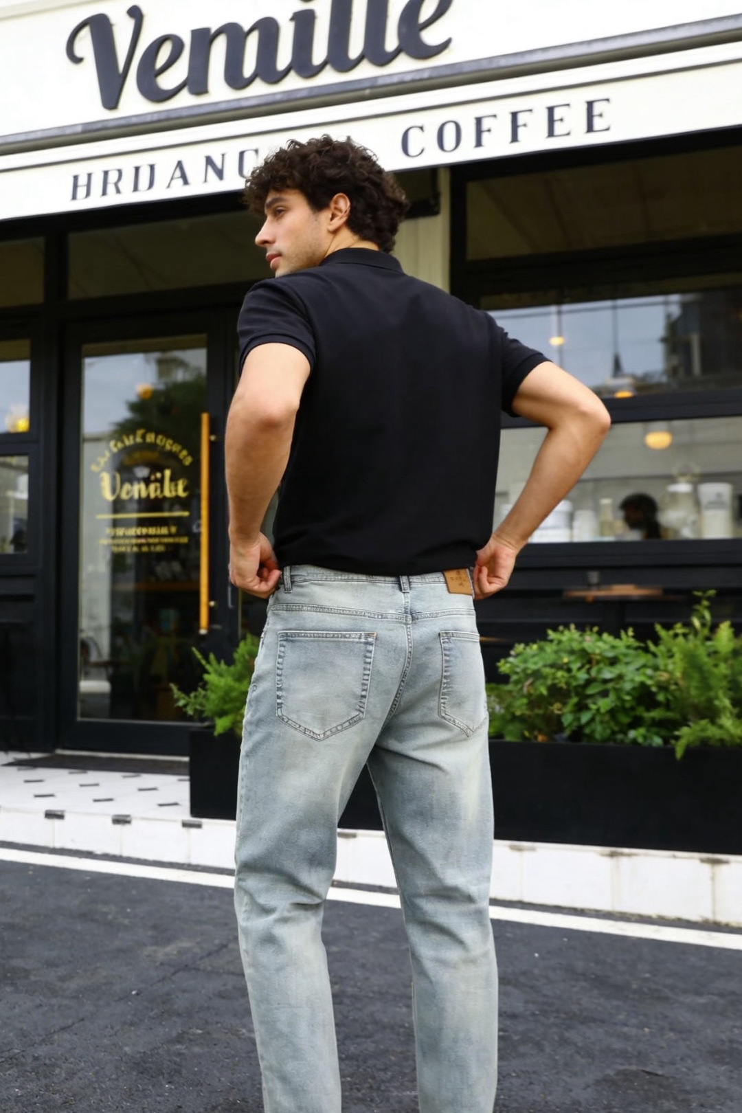 🔥艾绰.26春夏新品！时尚男士百搭牛仔裤👖采用客供水洗弹力牛仔布面料，奢华经典品牌Logo标志彰显品牌特
