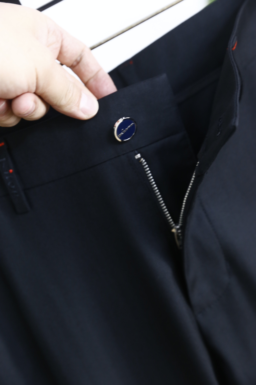 🔥kiton.2026春夏新品🆕时尚男士百搭薄款休闲西裤，是兼具轻奢质感与舒适体验的百搭单品，适配日常通
