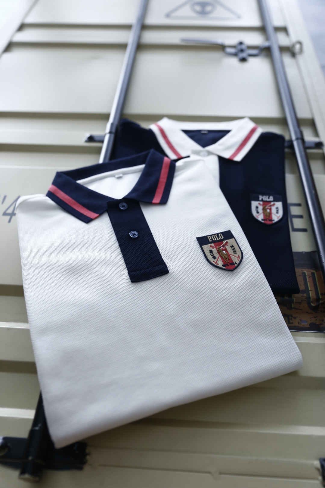 🔥POLO.26夏季新品！时尚经典百搭男士Polo衫承袭美式复古学院风精髓，撞色翻领与袖口条纹勾勒轮廓，