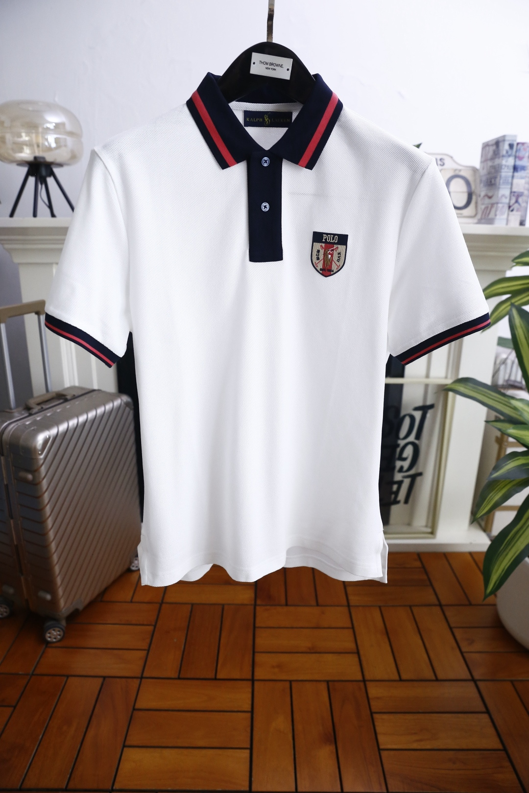 🔥POLO.26夏季新品！时尚经典百搭男士Polo衫承袭美式复古学院风精髓，撞色翻领与袖口条纹勾勒轮廓，