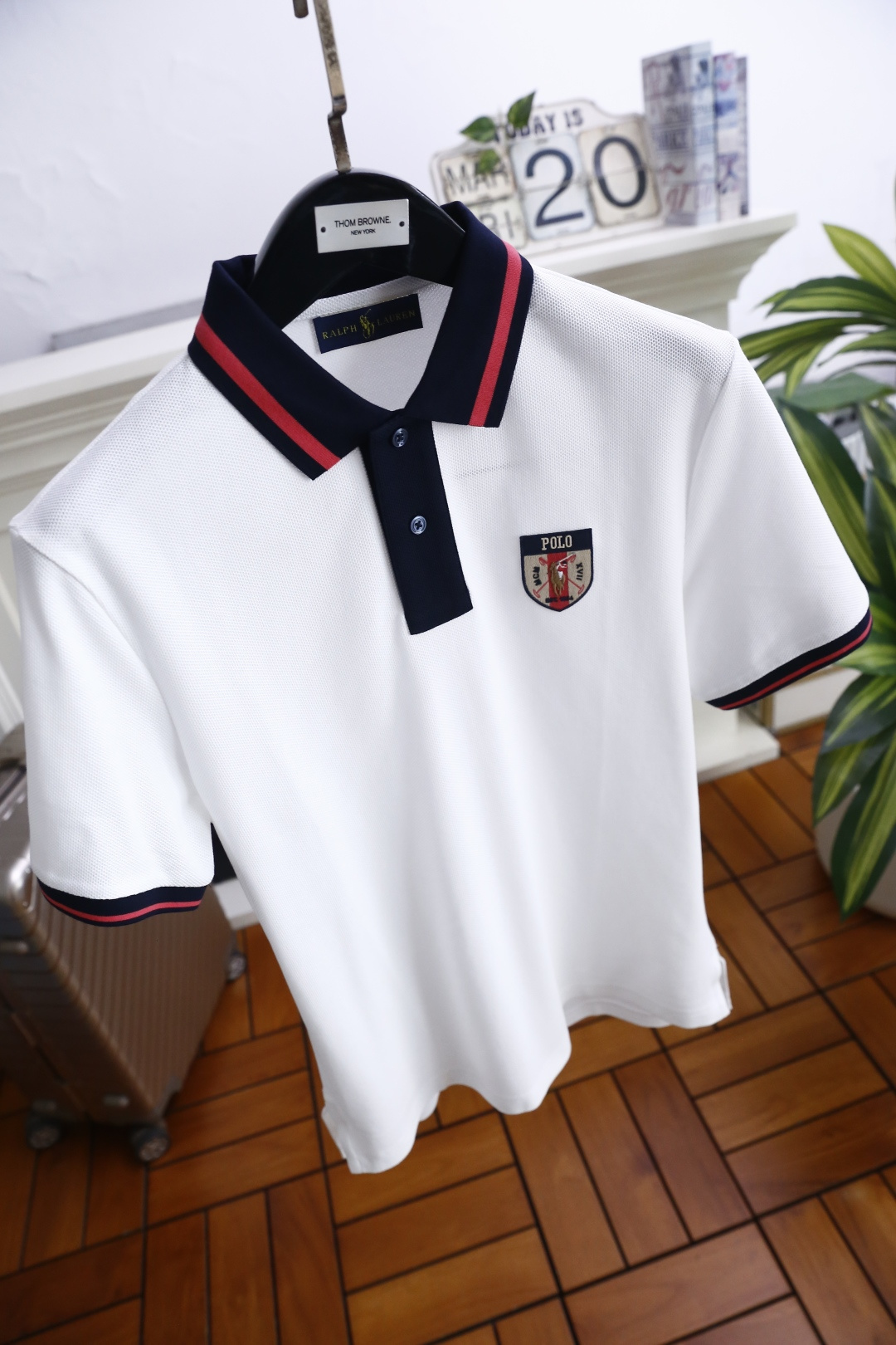 🔥POLO.26夏季新品！时尚经典百搭男士Polo衫承袭美式复古学院风精髓，撞色翻领与袖口条纹勾勒轮廓，