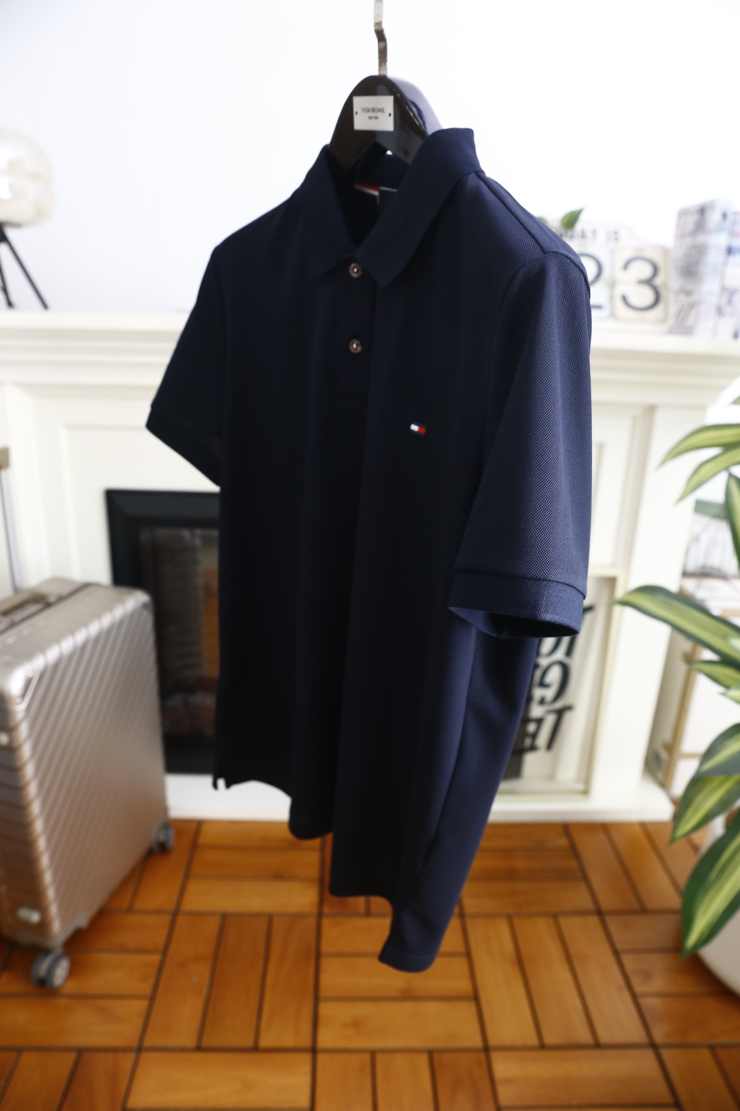 🔥汤姆布朗/TB.26夏季新品！时尚男士百搭Polo衫采用经典翻领设计，门襟处搭配两颗金属纽扣，领口内侧