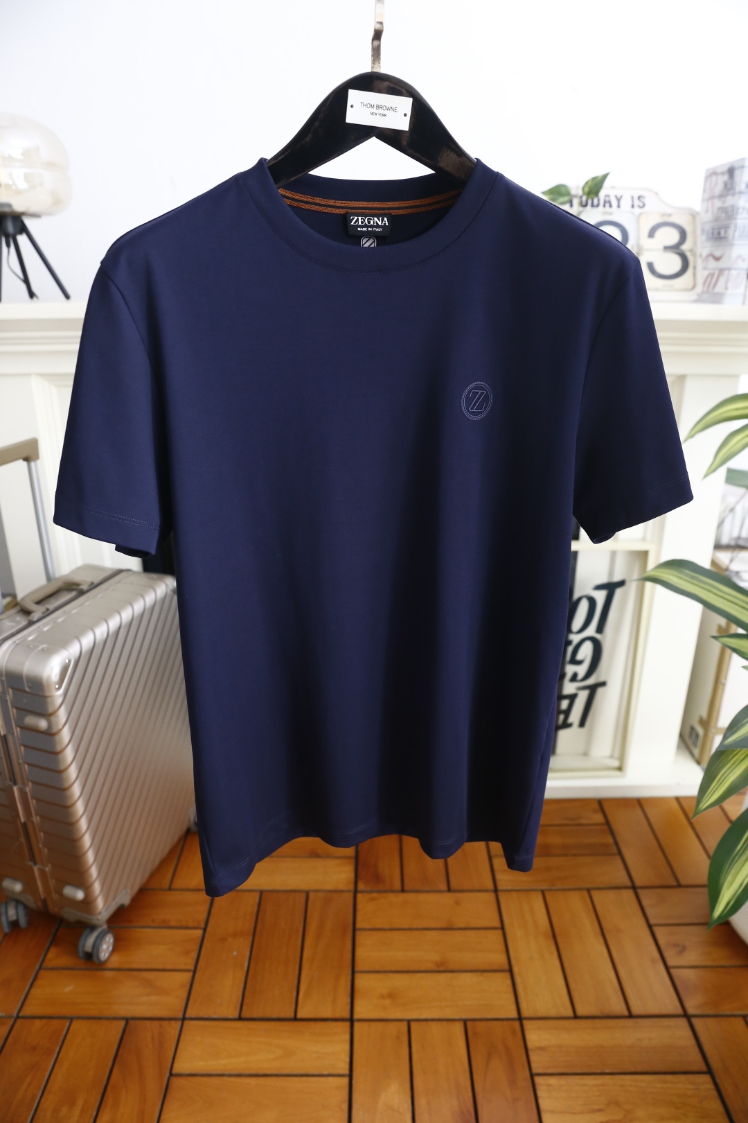 🔥杰尼亚.26夏季新品！时尚男士百搭简约短袖T恤，以极简设计诠释高端商务休闲美学，胸口点缀品牌标志性Z字