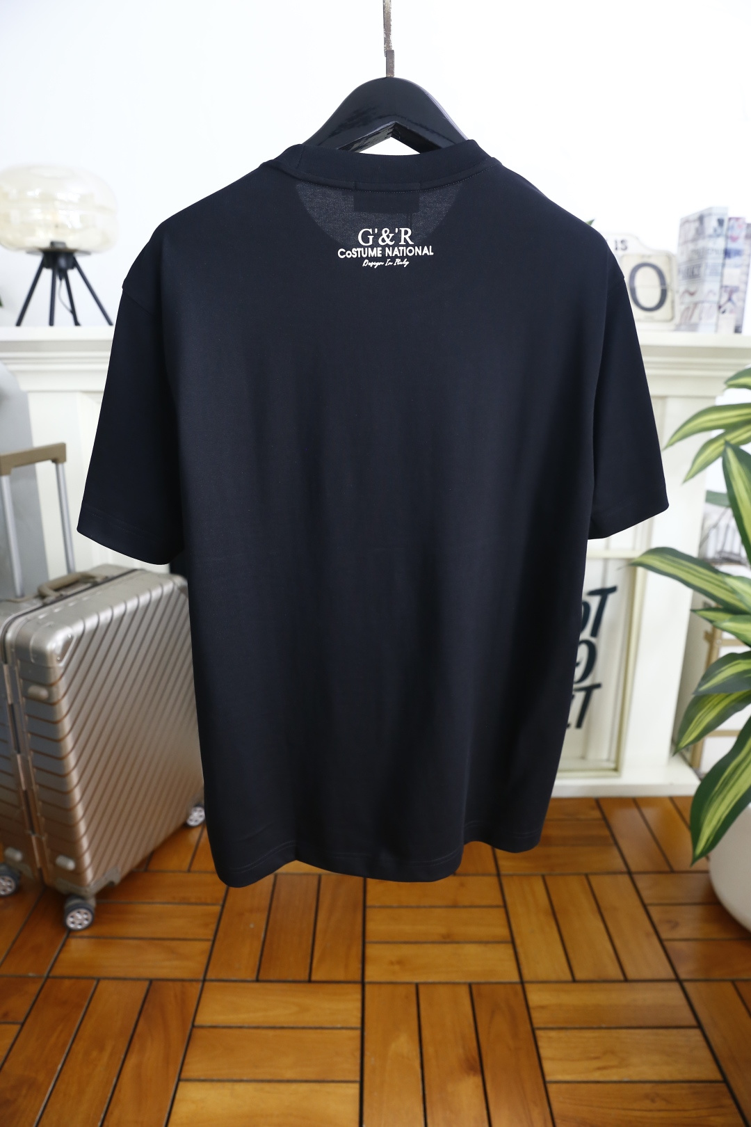 🔥杜嘉班纳.26夏季新品！时尚男士潮流百搭圆领短袖😎以标志性字母印花与潮酷卡通形象打造高辨识度设计，精准