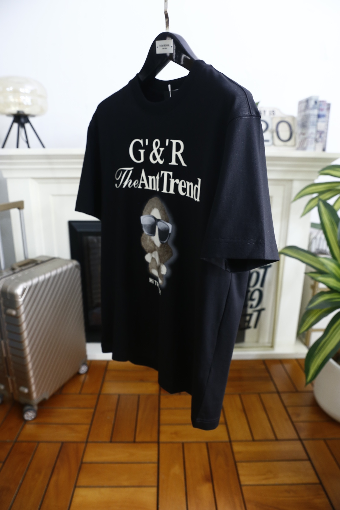 🔥杜嘉班纳.26夏季新品！时尚男士潮流百搭圆领短袖😎以标志性字母印花与潮酷卡通形象打造高辨识度设计，精准