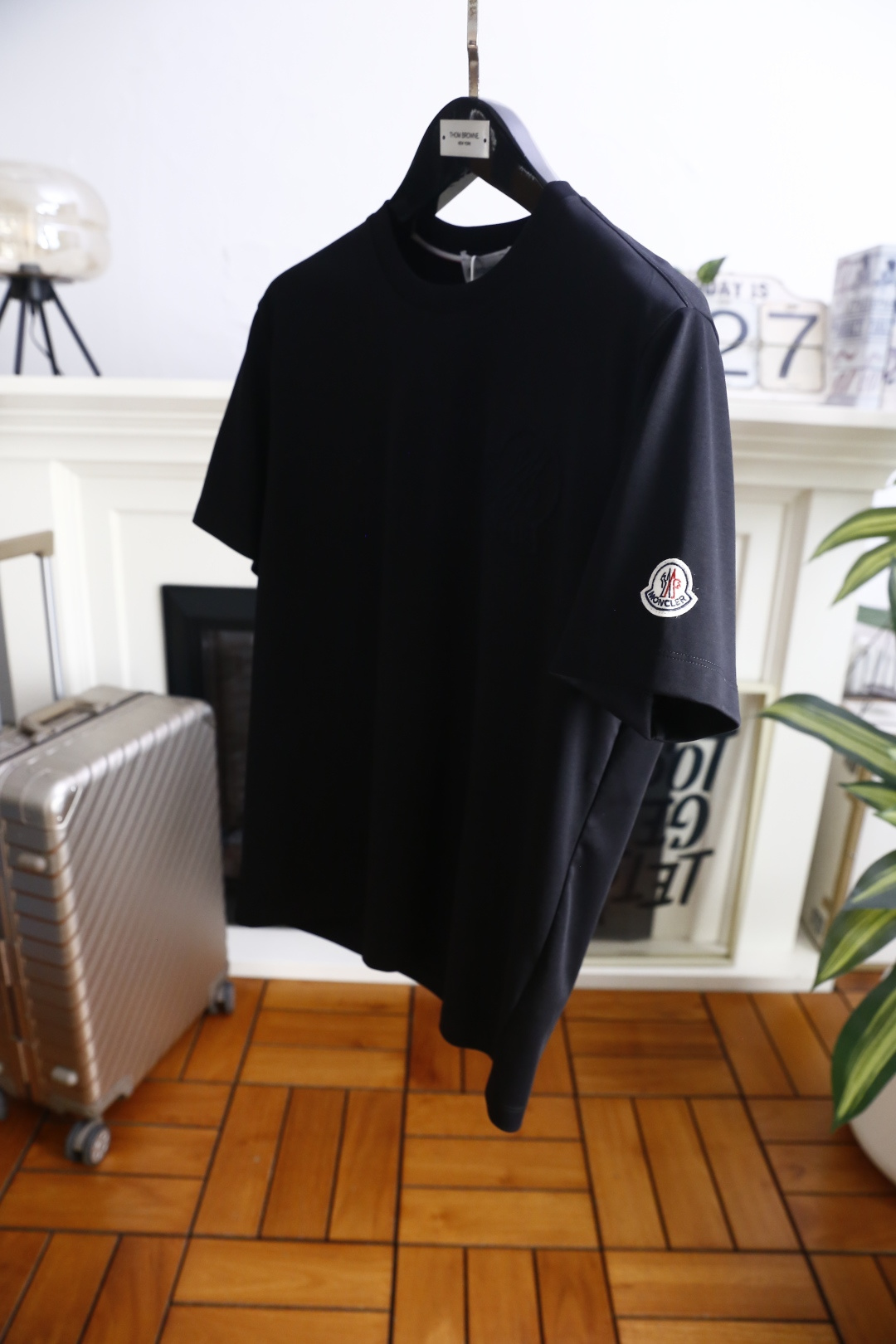 🔥蒙口.26夏季新品🆕时尚男士百搭圆领短袖T恤，延续品牌标志性极简美学，经典圆领搭配领口撞色织带，细节处
