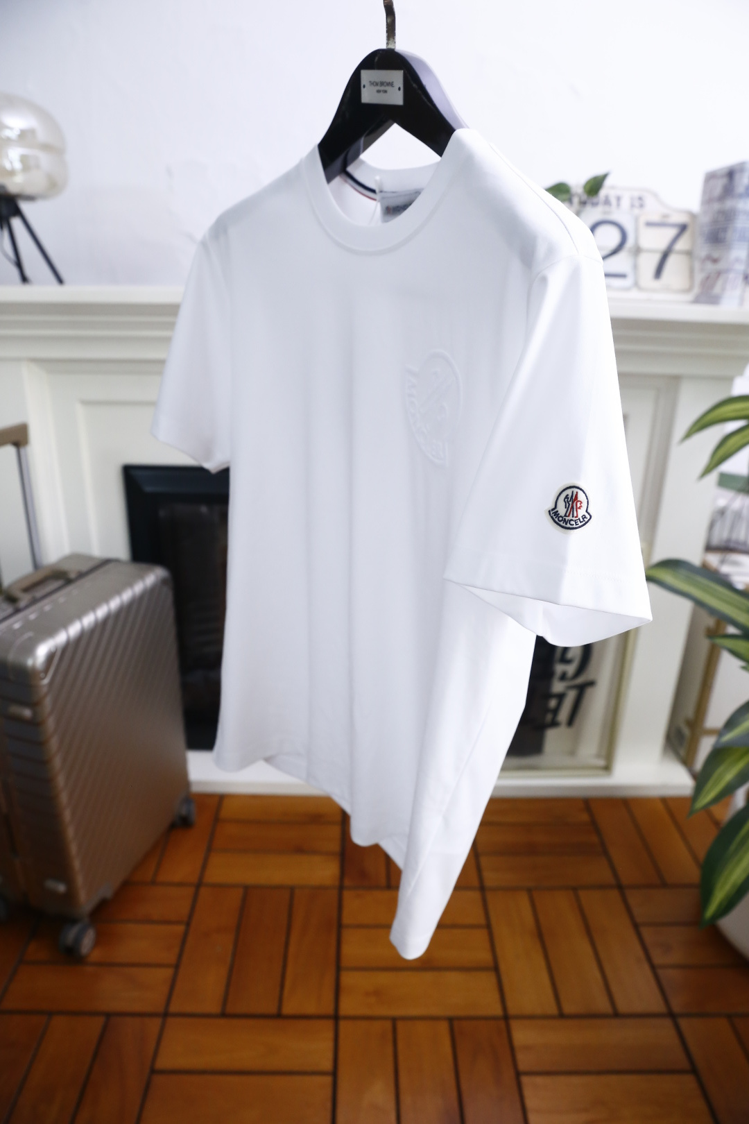 🔥蒙口.26夏季新品🆕时尚男士百搭圆领短袖T恤，延续品牌标志性极简美学，经典圆领搭配领口撞色织带，细节处