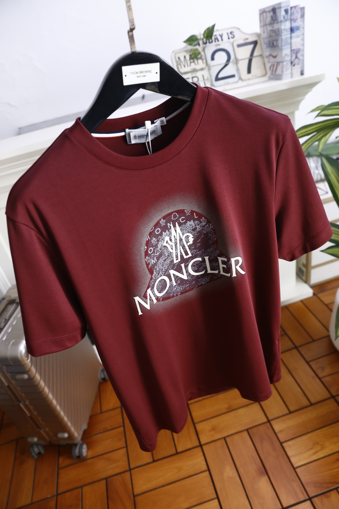 🔥蒙口.26夏季新品！MONCLER盟可睐男士圆领短袖T恤，延续品牌标志性设计语言，经典圆领搭配领口撞色