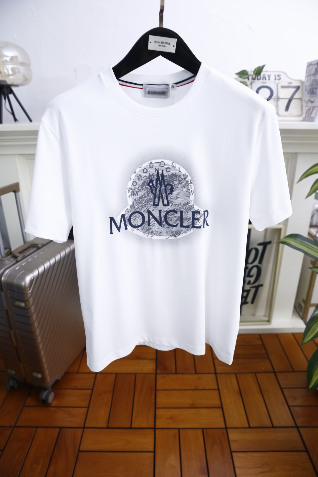 🔥蒙口.26夏季新品！MONCLER盟可睐男士圆领短袖T恤，延续品牌标志性设计语言，经典圆领搭配领口撞色