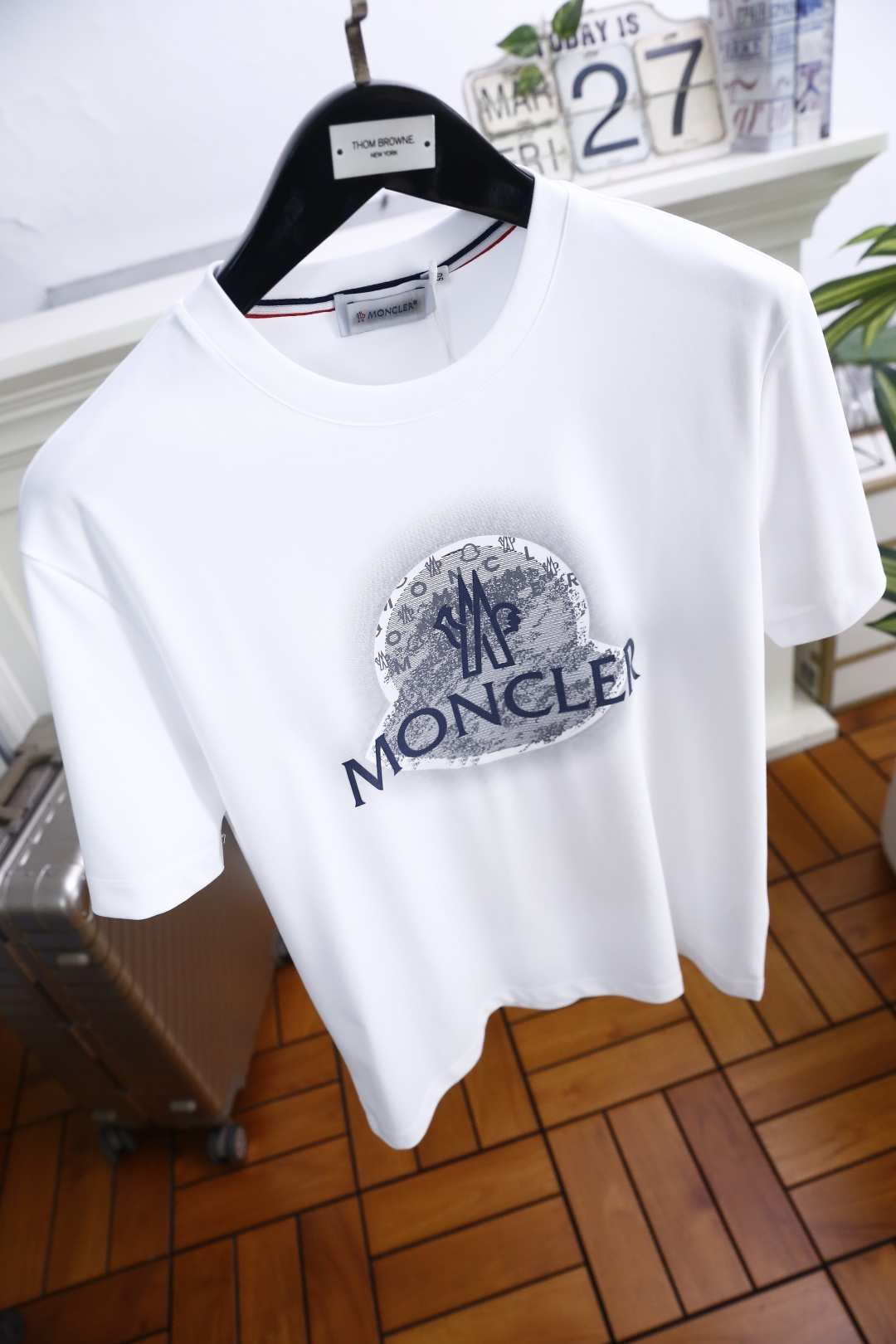 🔥蒙口.26夏季新品！MONCLER盟可睐男士圆领短袖T恤，延续品牌标志性设计语言，经典圆领搭配领口撞色