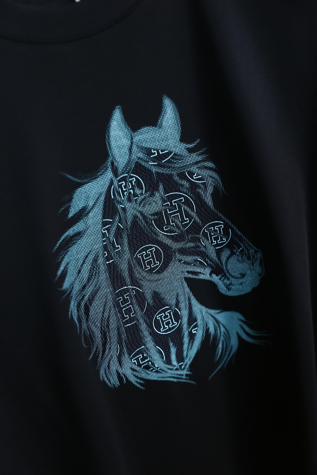 🔥HERMÈS/爱马仕.26夏季新品🆕男士百搭圆领短袖T恤，以品牌标志性美学打造高阶质感单品。经典圆领搭