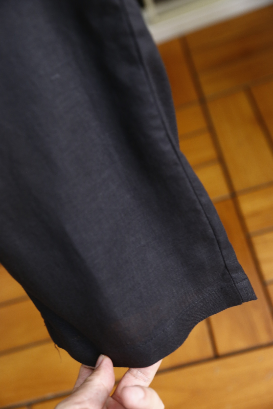 🔥loro Piana.26春夏新品！时尚男士薄款休闲长裤采用松紧腰搭配抽绳设计，穿脱便捷且能自由调节贴