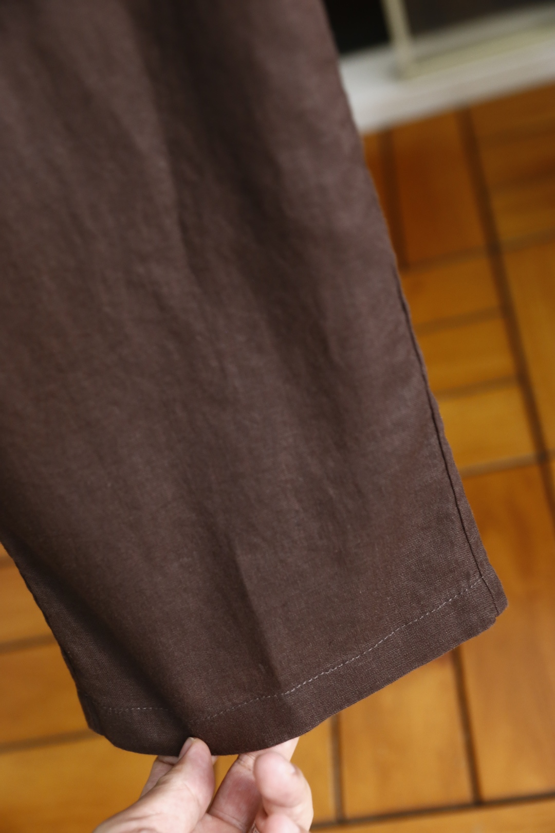 🔥loro Piana.26春夏新品！时尚男士薄款休闲长裤采用松紧腰搭配抽绳设计，穿脱便捷且能自由调节贴