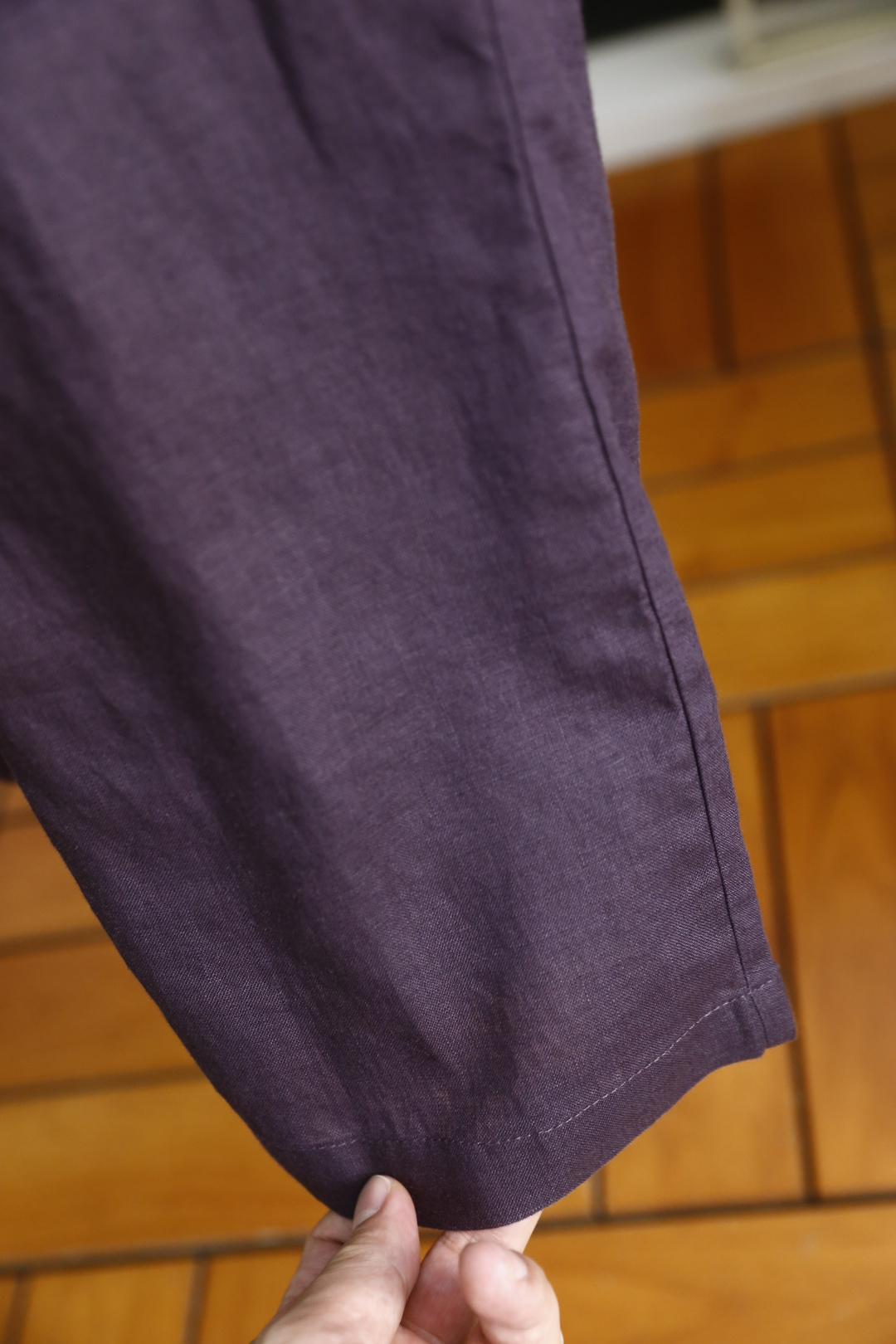🔥loro Piana.26春夏新品！时尚男士薄款休闲长裤采用松紧腰搭配抽绳设计，穿脱便捷且能自由调节贴