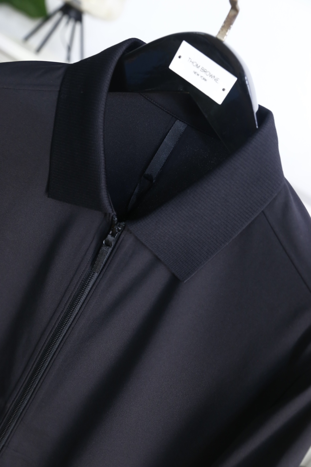 🔥loro Piana.26春夏新款🆕时尚男士百搭翻领夹克采用简约利落的剪裁设计，线条流畅自然，勾勒出利