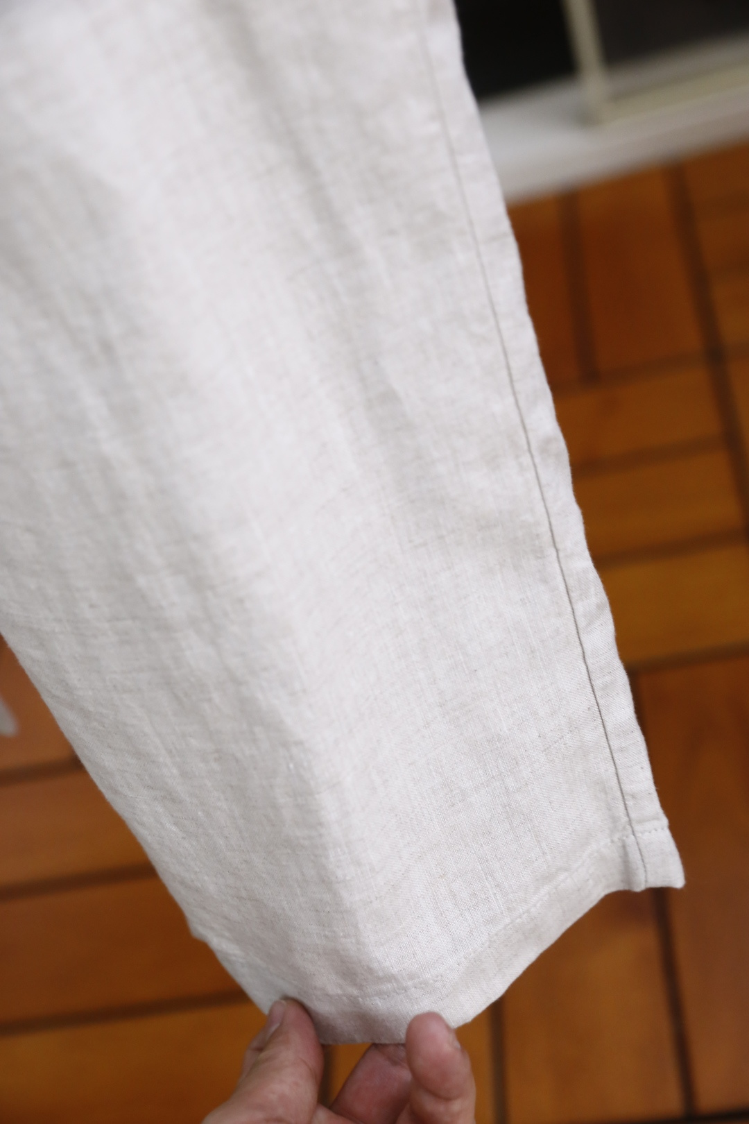 🔥loro Piana.26春夏新品！时尚男士薄款休闲长裤采用松紧腰搭配抽绳设计，穿脱便捷且能自由调节贴