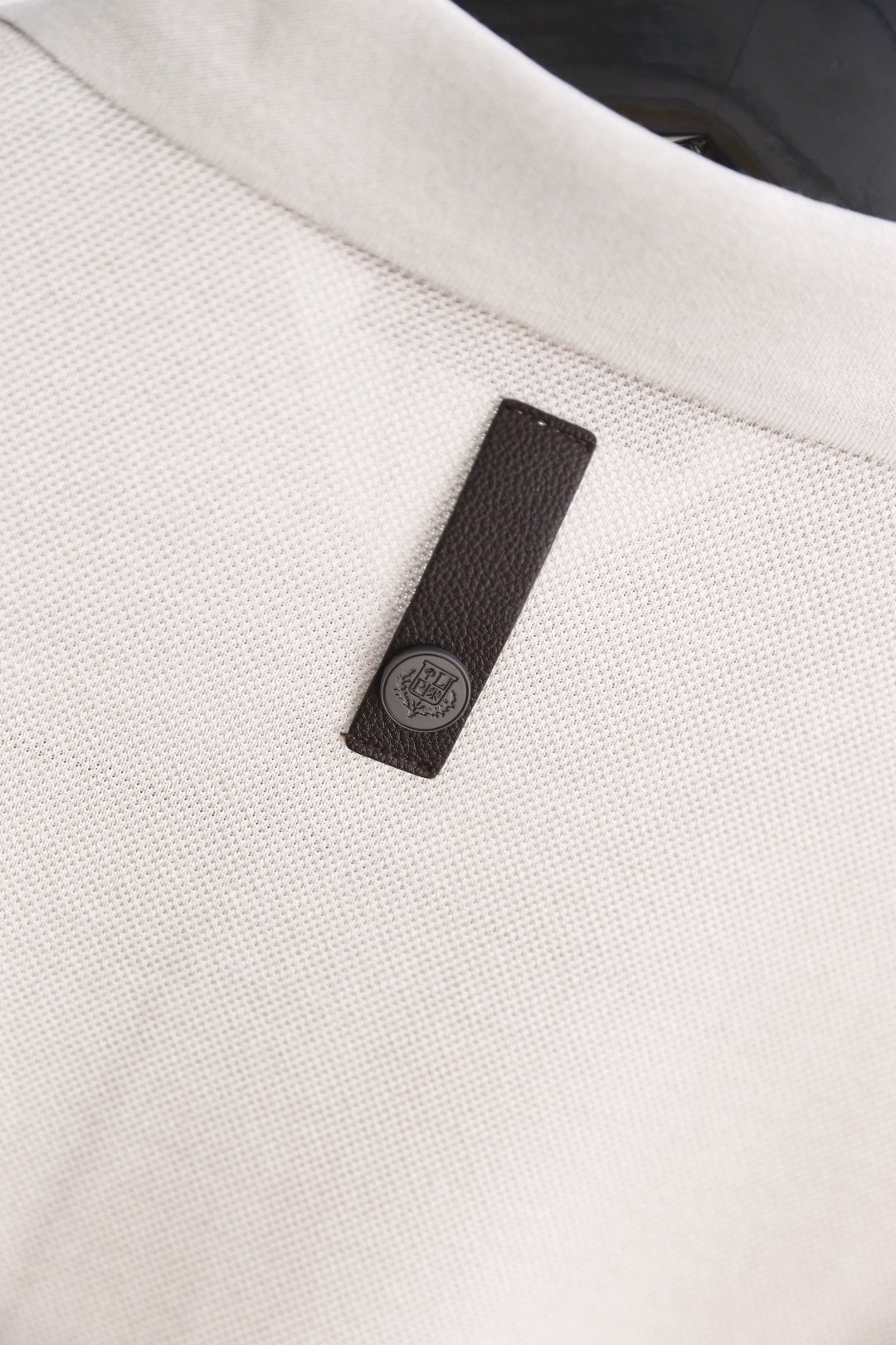 🔥loro Piana.26夏季新品！时尚男士潮流百搭翻领Polo衫👍采用丝光珠地起脚工艺👍左胸低调点缀
