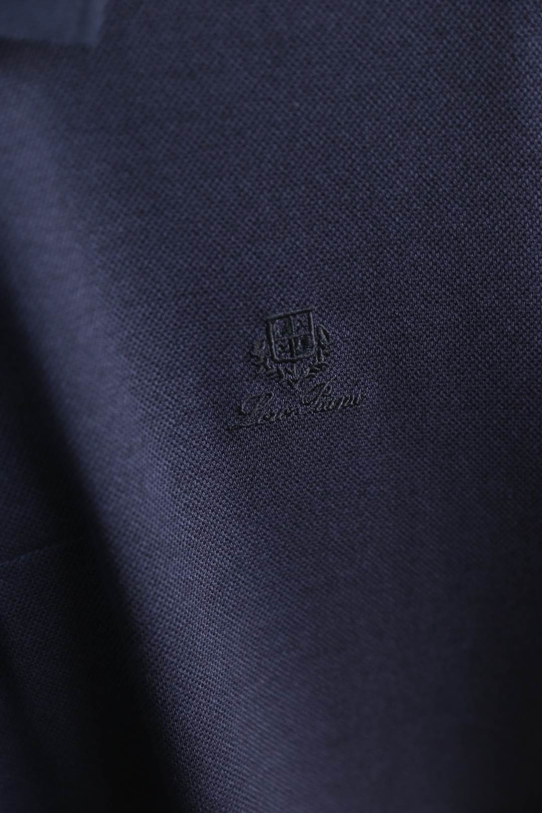 🔥loro Piana.26夏季新品！时尚男士潮流百搭翻领Polo衫👍采用丝光珠地起脚工艺👍左胸低调点缀