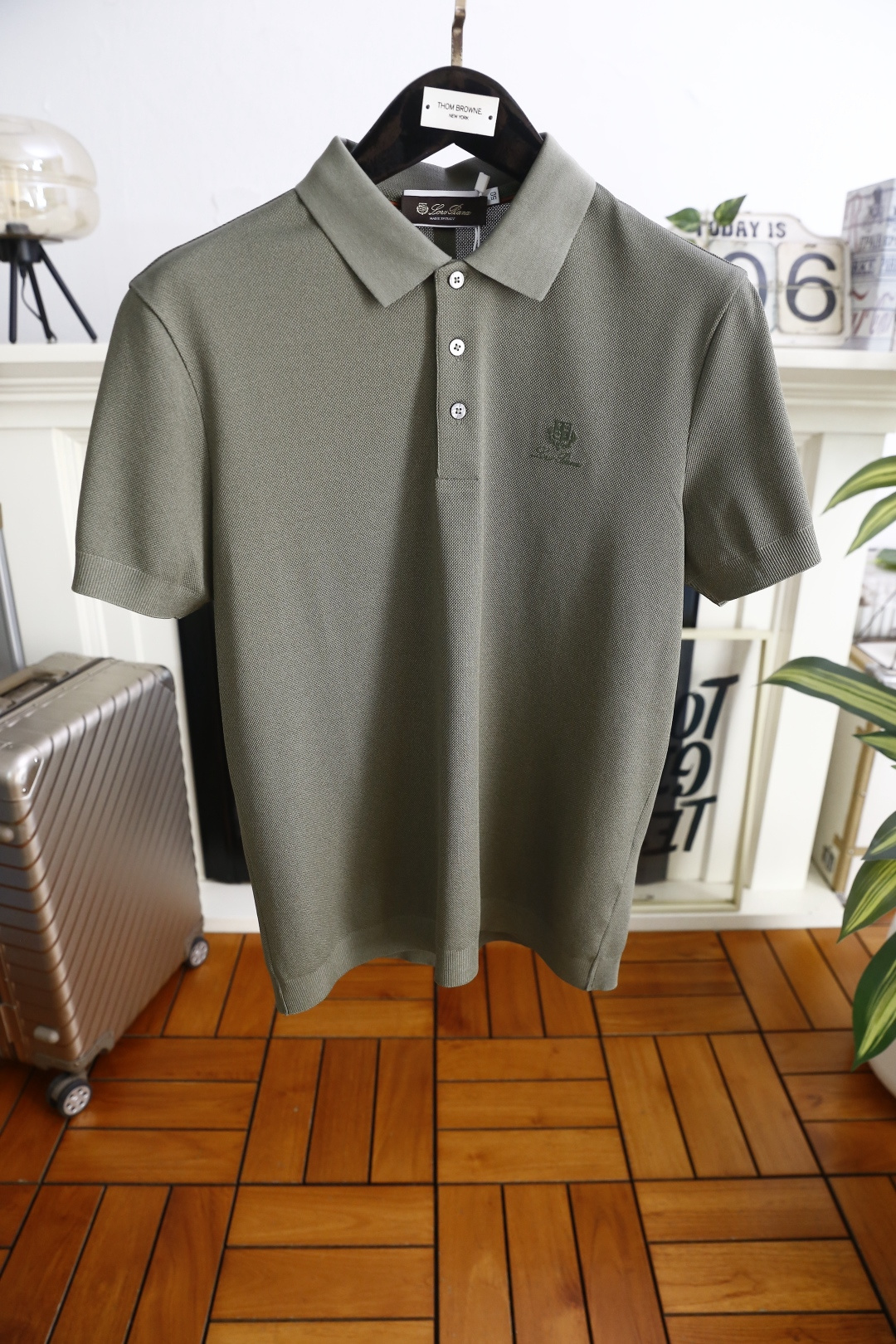 🔥loro Piana.26夏季新品！时尚男士潮流百搭翻领Polo衫👍采用丝光珠地起脚工艺👍左胸低调点缀