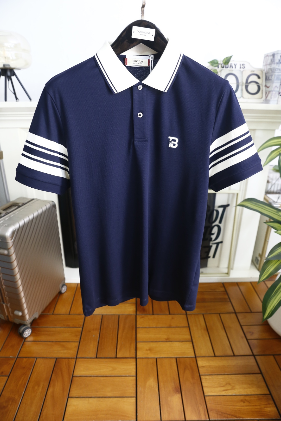 🔥汤姆布朗/TB.2026夏季新品！时尚男士经典百搭翻领Polo衫👍采用舒适透气液氨珠地棉面料，领口撞色