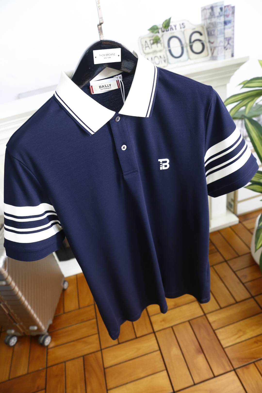 🔥汤姆布朗/TB.2026夏季新品！时尚男士经典百搭翻领Polo衫👍采用舒适透气液氨珠地棉面料，领口撞色