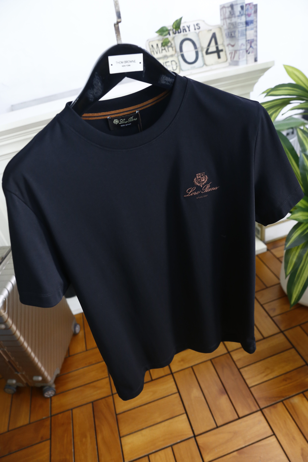 🔥loro Piana.2026春夏新品🆕时尚男士圆领T恤👍采用原单品质透气棉面料，触感柔软细腻，兼具良