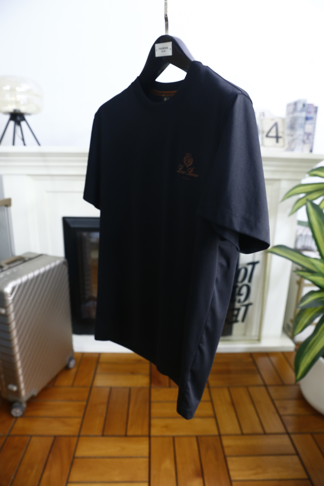 🔥loro Piana.2026春夏新品🆕时尚男士圆领T恤👍采用原单品质透气棉面料，触感柔软细腻，兼具良