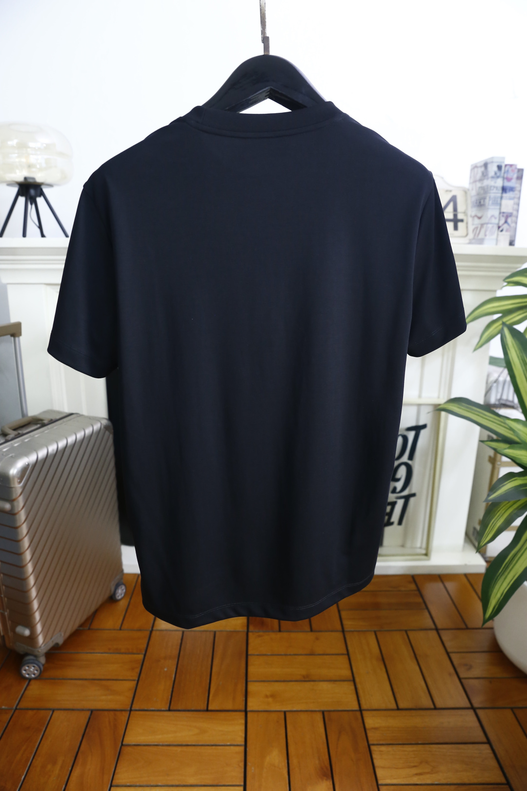 🔥loro Piana.2026春夏新品🆕时尚男士圆领T恤👍采用原单品质透气棉面料，触感柔软细腻，兼具良