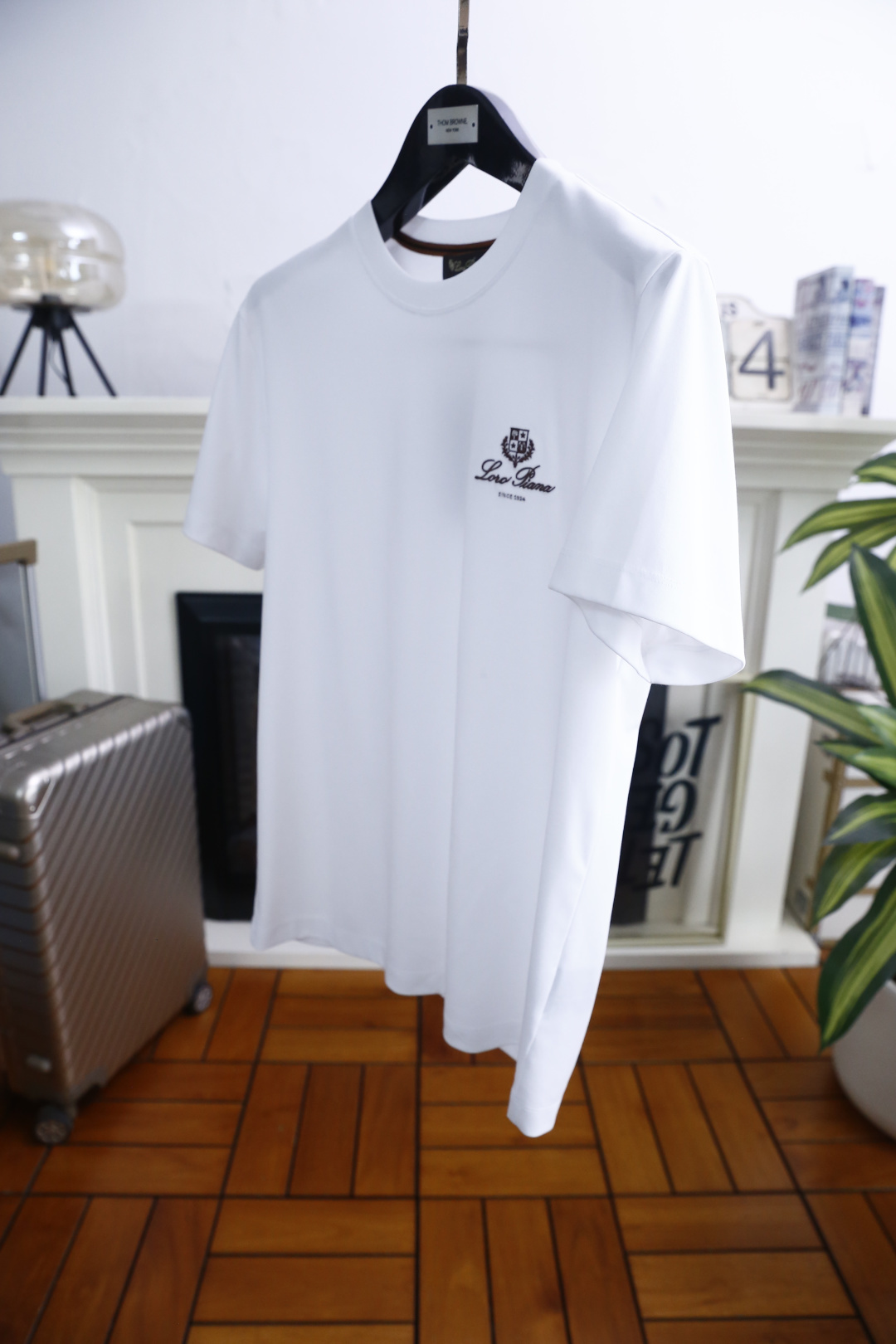 🔥loro Piana.2026春夏新品🆕时尚男士圆领T恤👍采用原单品质透气棉面料，触感柔软细腻，兼具良