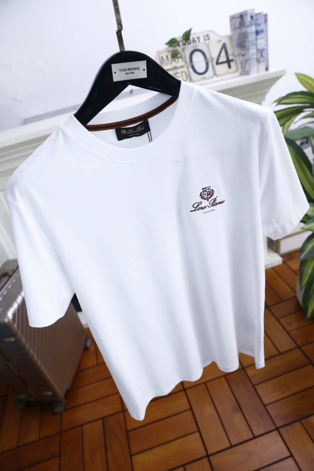 🔥loro Piana.2026春夏新品🆕时尚男士圆领T恤👍采用原单品质透气棉面料，触感柔软细腻，兼具良