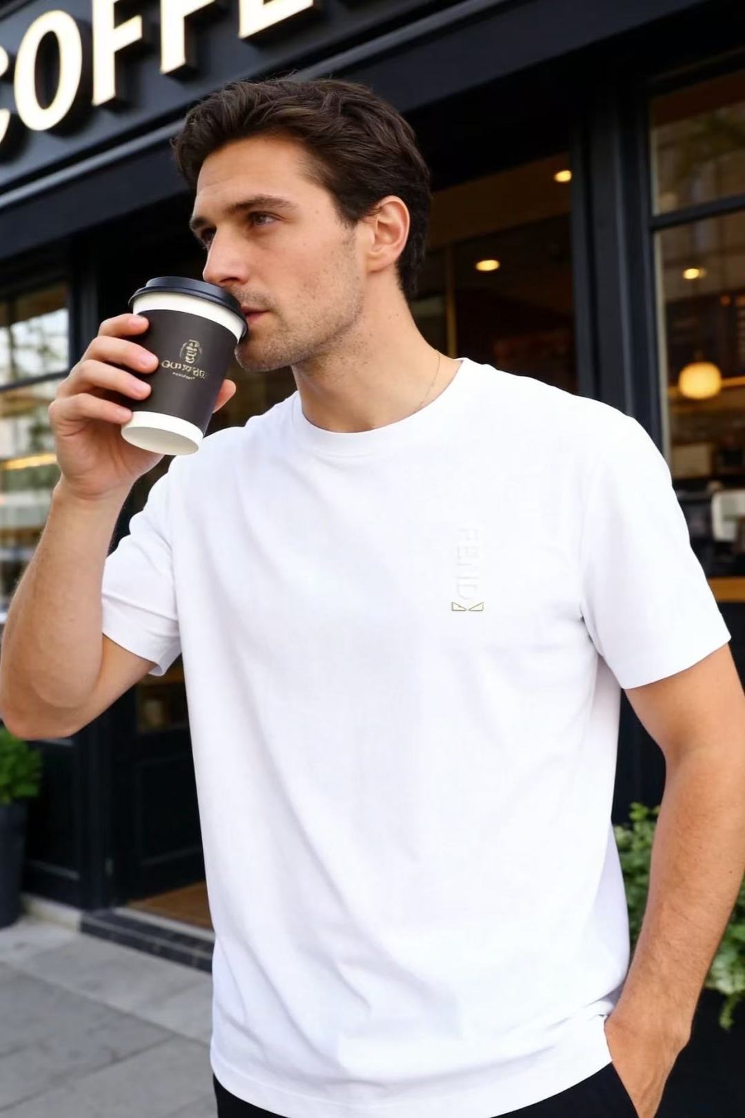 NO:773445,Fendi. 26 new summer products!  Fashionable men's all-match T-shirt adopts a classic round neck shape with neat and simple lines, suitable for a variety of dressing styles. It has the brand's iconic three-dimensional letter logo and little devil eye elements on the left chest, which is low-key yet recognizable. The tailoring is well-fitting, not tight or loose, and the upper body is neat and stylish. It can be easily used in daily casual or light business occasions. It is a versatile basic style in the wardrobe!  Sizes 48-56, shipped next day!  ,,fendi,tees,t-shirt,19860909芬迪. 26夏季新品！时尚男士百搭T恤采用经典圆领版型,线条利落简约,适配多种穿搭风格.左胸位置带有品牌标志性的立体字母标识与小恶魔眼元素,低调中透着辨识度.剪裁合身,不紧绷也不松垮,上身利落有型,无论是日常休闲还是轻商务场合都能轻松驾驭,是衣柜里百搭不出错的基础款！尺码48-56,隔天出货！,,fendi,tees，t-shirt,,Men's clothing