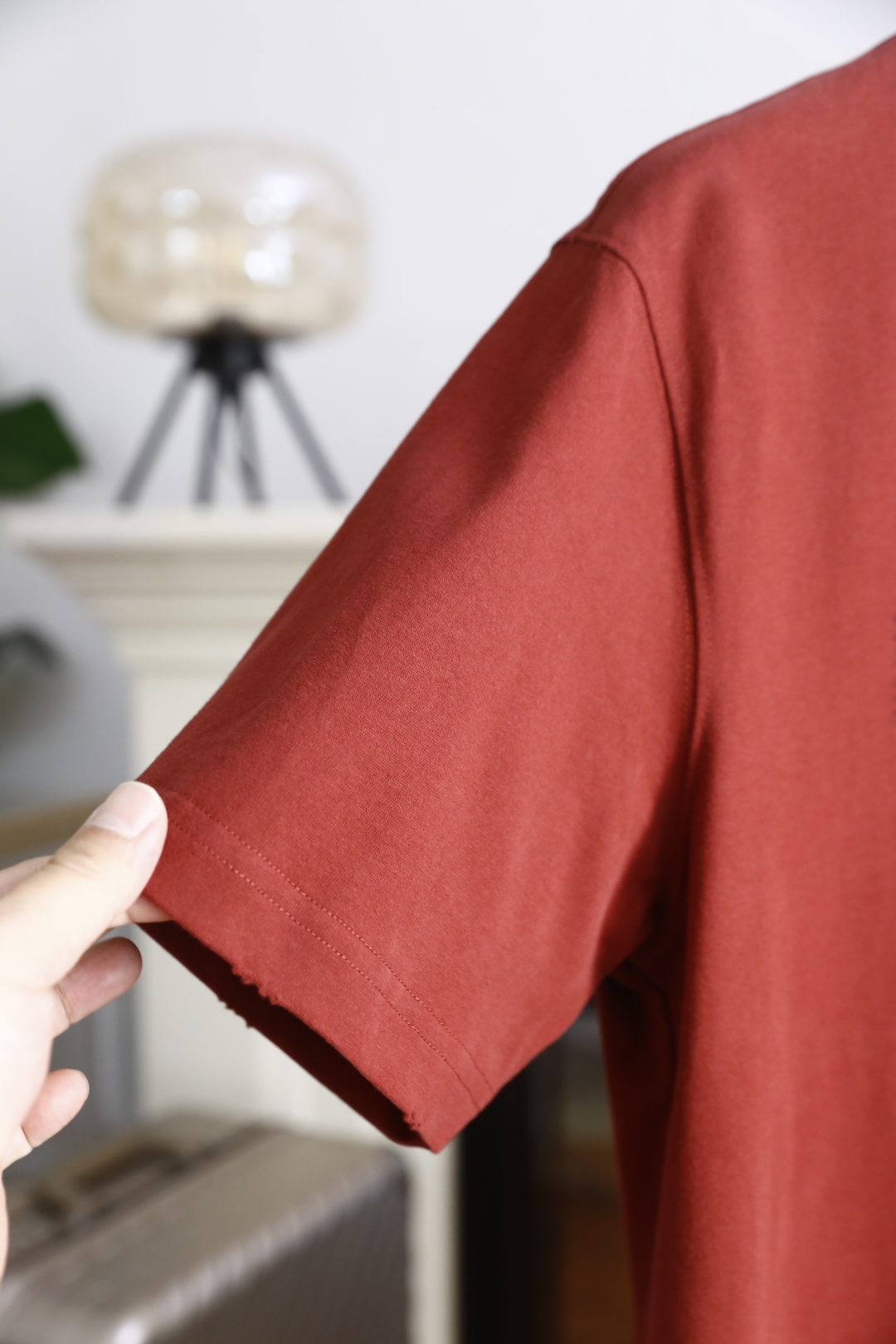 🔥马丁马吉拉.26夏季新品！时尚男士宽松百搭短袖圆领T恤，整体宽松版型简约利落，领口做工规整。胸前印有品