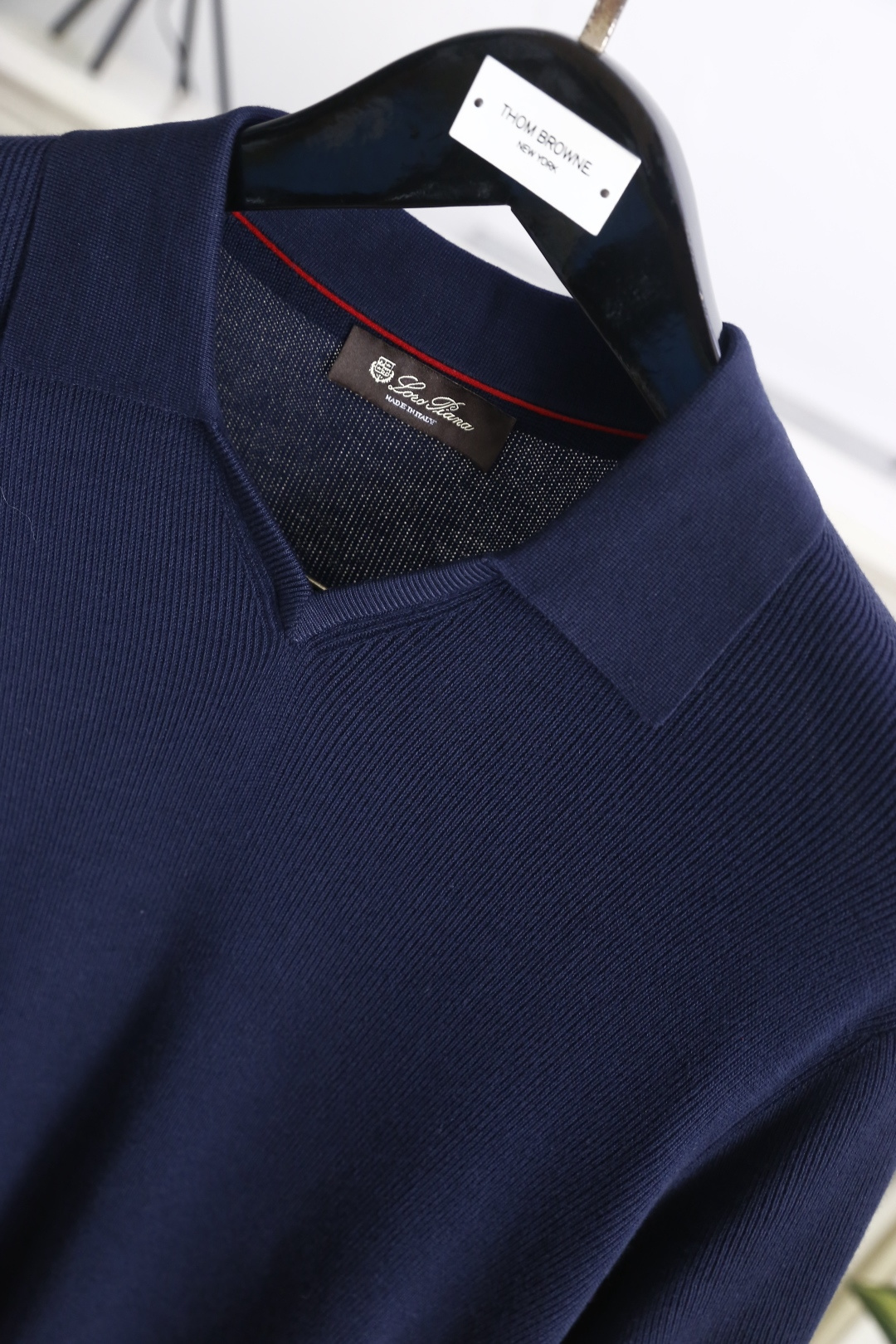 🔥Loro Piana.2026夏季新款🆕时尚男士短袖PoLo衫，采用经典翻领搭配V型开领设计，领口内侧