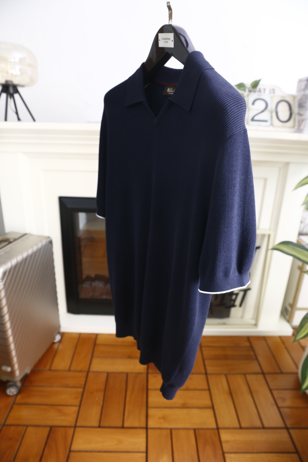 🔥Loro Piana.2026夏季新款🆕时尚男士短袖PoLo衫，采用经典翻领搭配V型开领设计，领口内侧